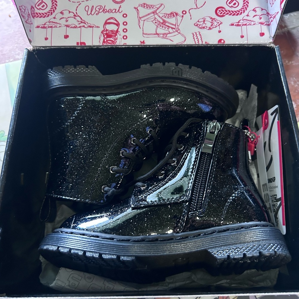 Black High-Top Chelsea Boots with Rugged Sole